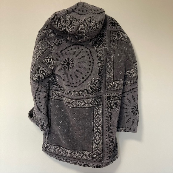 Urban Outfitters grey paisley fleece duffle coat buttons jacket - Picture 3 of 6